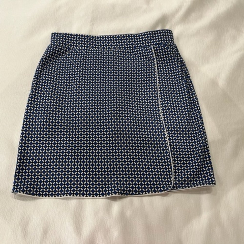 EUC -  SUPER CUTE TALBOTS SKORT